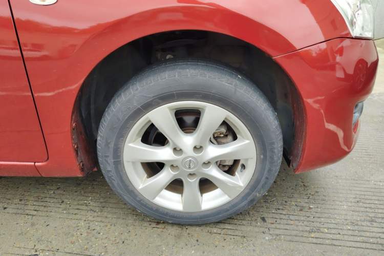 Used Nissan Tiida 2014 1.6L CVT Comfort Model Right Front Wheel Hub
