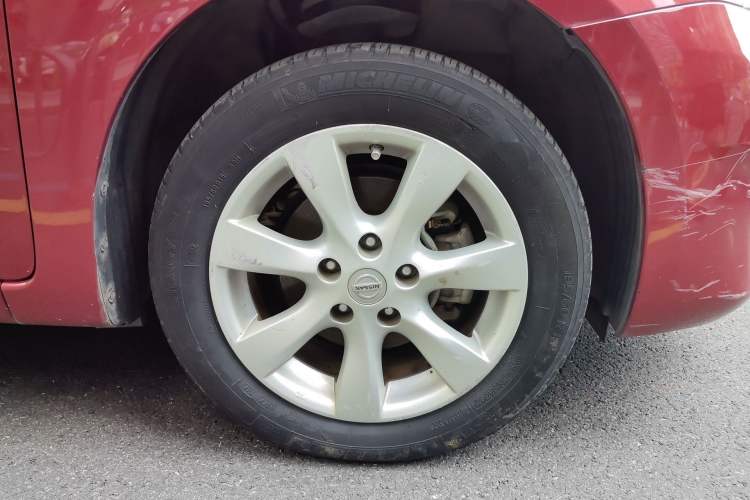 Used Nissan Tiida 2014 1.6L CVT Comfort Model Right Front Wheel Hub