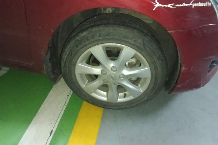 Used Nissan Tiida 2014 1.6L CVT Comfort Model Right Front Wheel Hub