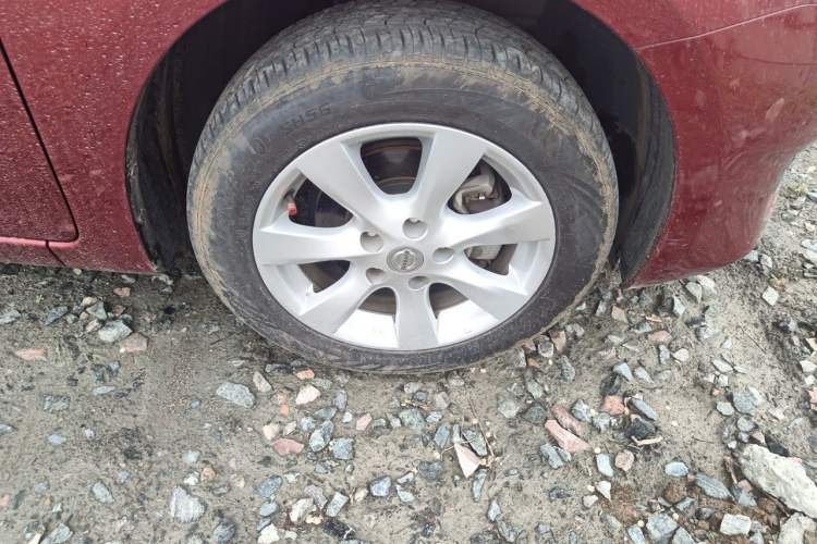 Used Nissan Tiida 2014 1.6L CVT Comfort Model Right Front Wheel Hub