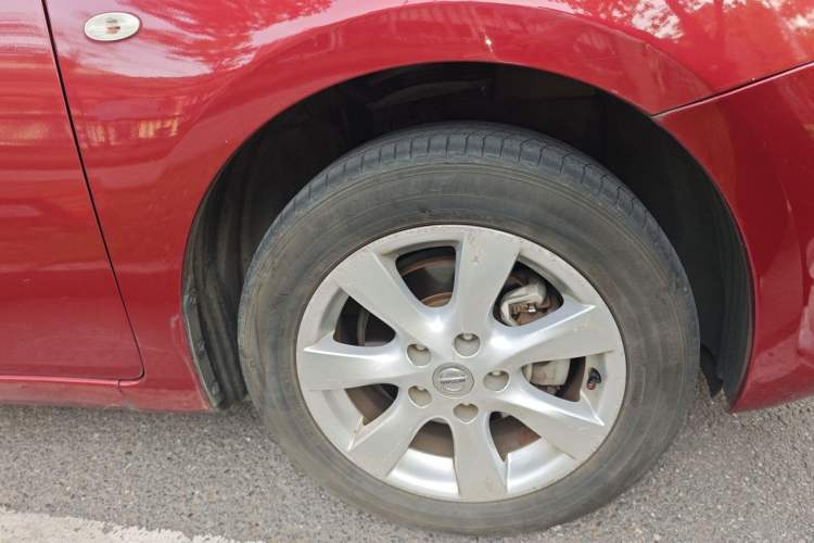 Used Nissan Tiida 2014 1.6L CVT Smart Model Right Front Wheel Hub