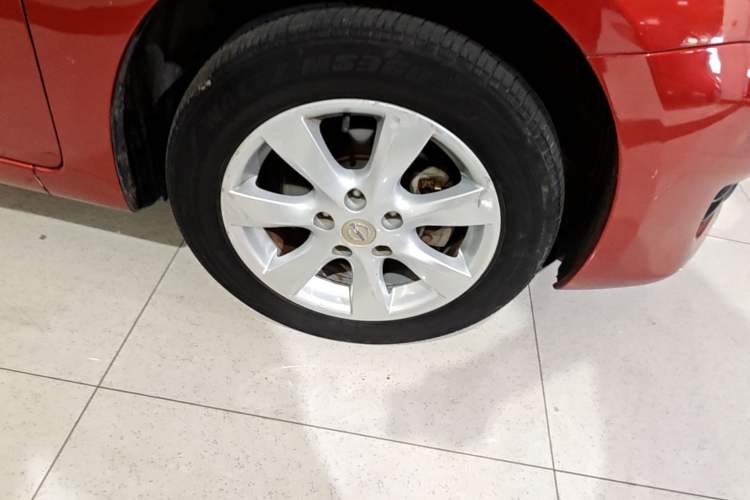 Used Nissan Tiida 2014 1.6L CVT Comfort Model Right Front Wheel Hub