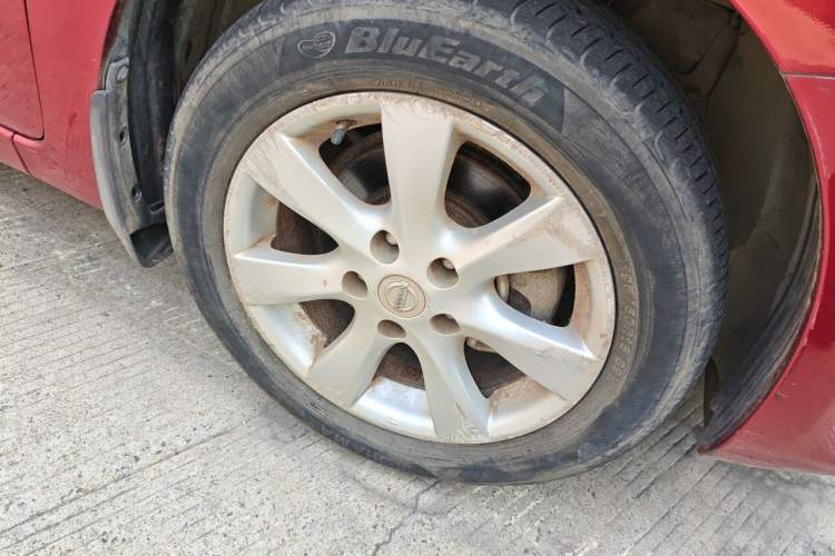 Used Nissan Tiida 2014 1.6L CVT Comfort Model Right Front Wheel Hub