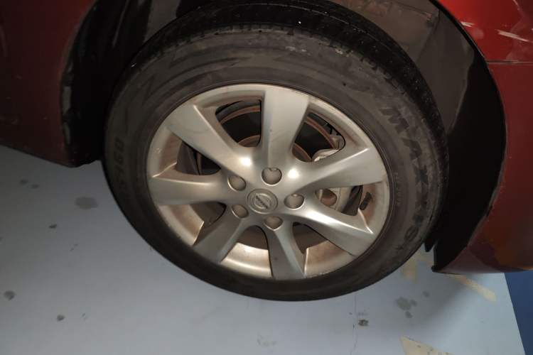 Used Nissan Tiida 2014 1.6L CVT Comfort Model Right Front Wheel Hub
