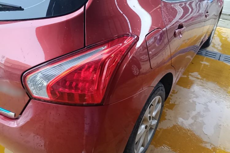 Used Nissan Tiida 2014 1.6L CVT Cool Cafe Edition Right Rear Taillight