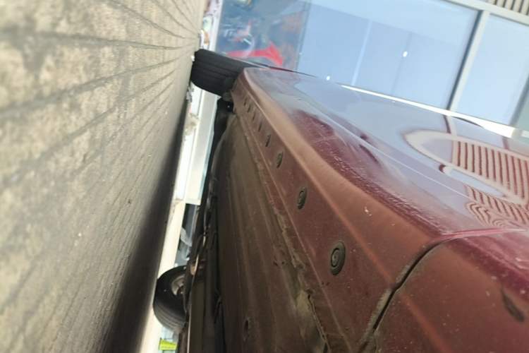 Used Nissan Tiida 2014 1.6L CVT Smart Model Right Side Sill