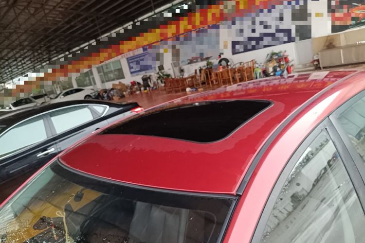 Used Nissan Tiida 2014 1.6L CVT Cool Cafe Edition Roof