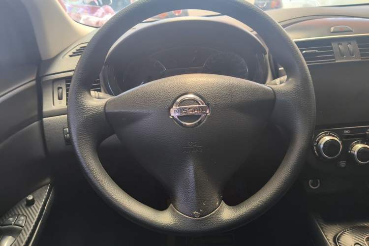 Used Nissan Tiida 2014 1.6L CVT Comfort Model Steering Wheel
