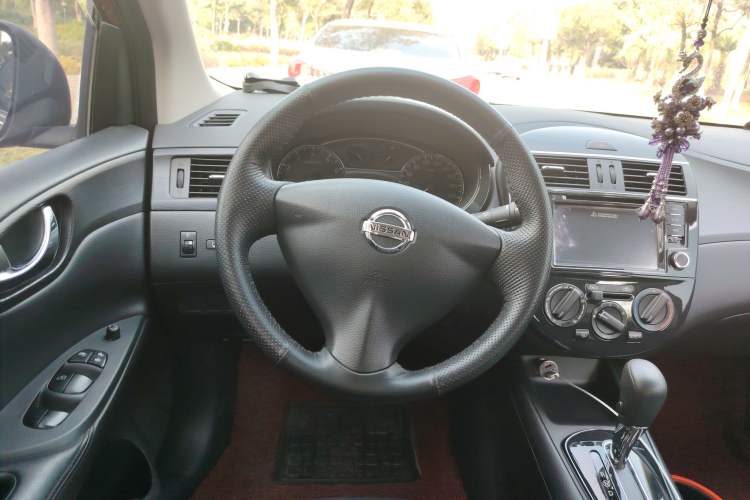 Used Nissan Tiida 2014 1.6L CVT Comfort Model Steering Wheel
