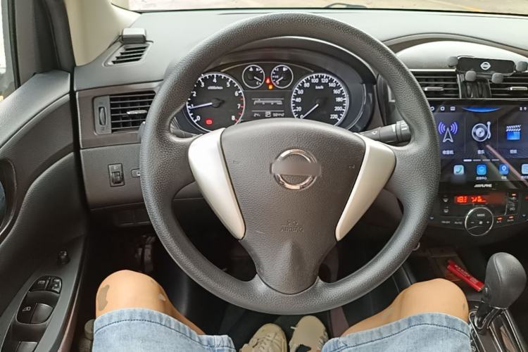 Used Nissan Tiida 2014 1.6L CVT Cool Cafe Edition Steering Wheel