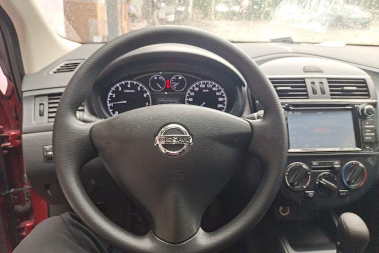 Used Nissan Tiida 2014 1.6L CVT Comfort Model Steering Wheel