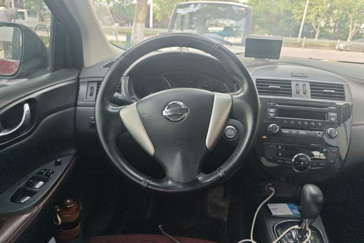 Used Nissan Tiida 2014 1.6L CVT Cool Cafe Edition Steering Wheel