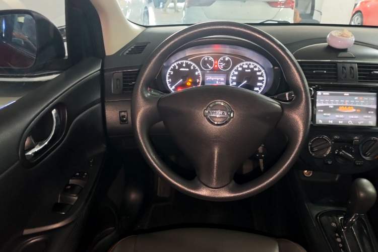 Used Nissan Tiida 2014 1.6L CVT Comfort Model Steering Wheel