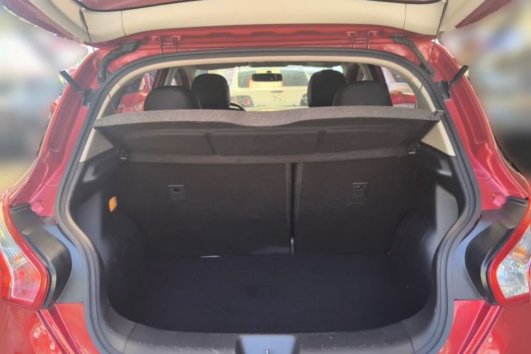 Used Nissan Tiida 2014 1.6L CVT Comfort Model Trunk