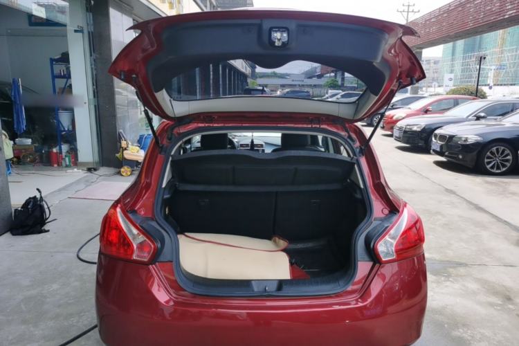 Used Nissan Tiida 2014 1.6L CVT Comfort Model Trunk