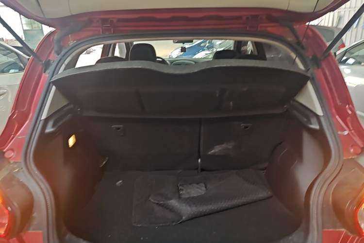 Used Nissan Tiida 2014 1.6L CVT Comfort Model Trunk