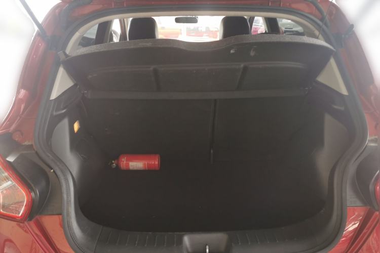 Used Nissan Tiida 2014 1.6L CVT Smart Model Trunk