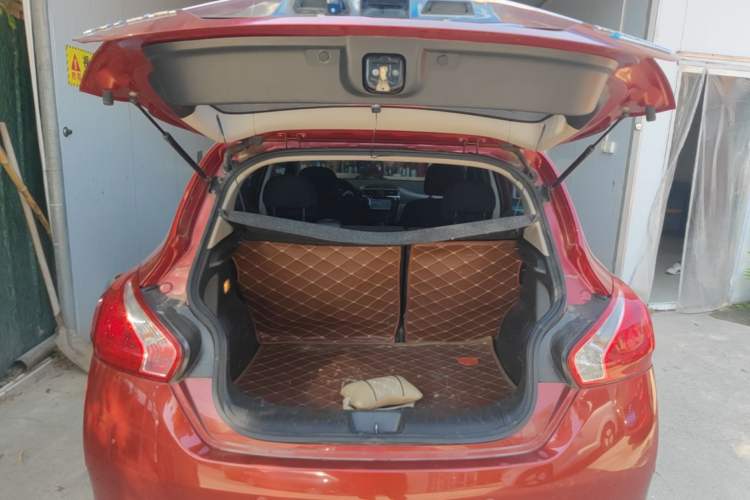 Used Nissan Tiida 2014 1.6L CVT Comfort Model Trunk