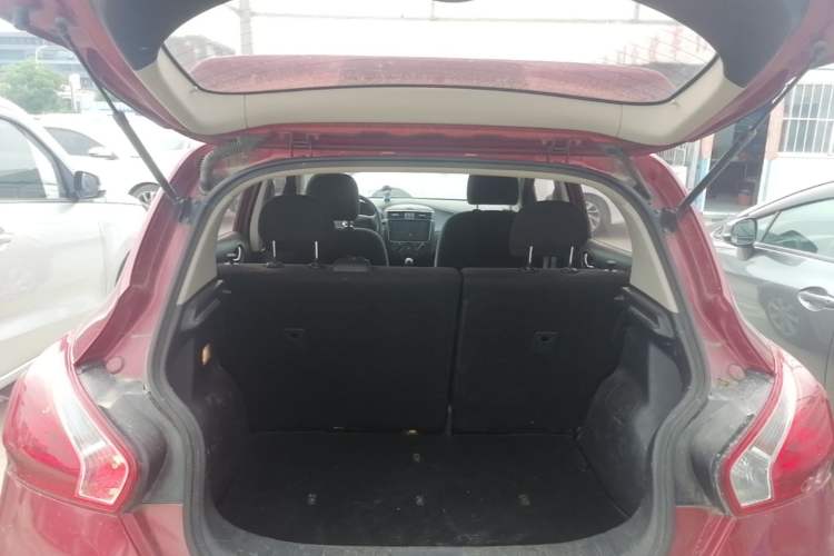 Used Nissan Tiida 2014 1.6L Manual Comfort Model Trunk