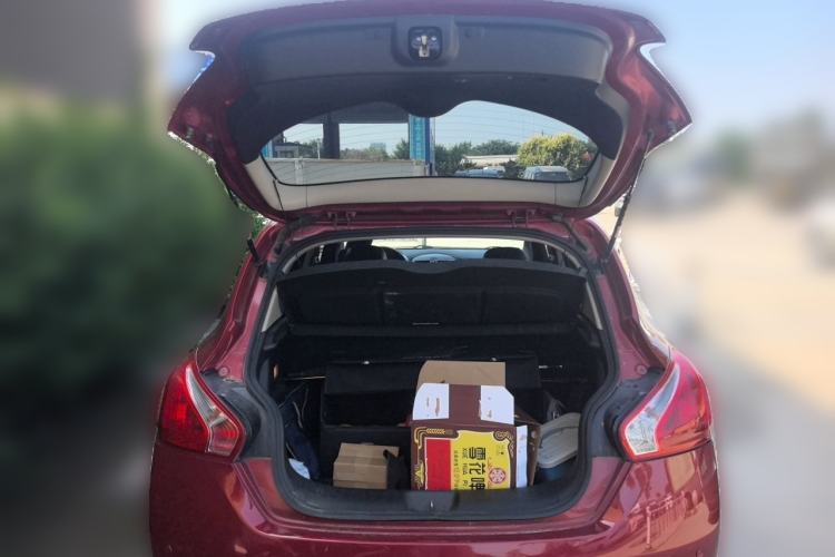 Used Nissan Tiida 2014 1.6L CVT Smart Model Trunk