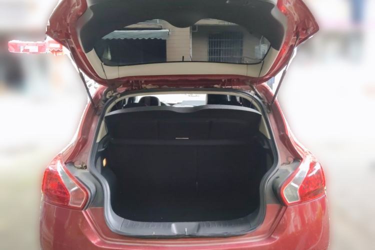 Used Nissan Tiida 2014 1.6L CVT Smart Model Trunk