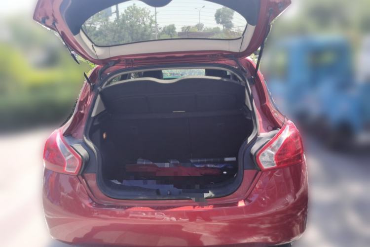 Used Nissan Tiida 2014 1.6L CVT Smart Model Trunk
