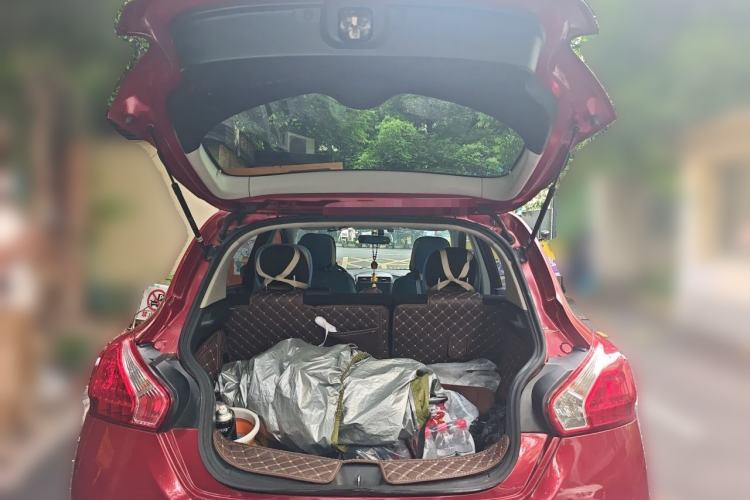 Used Nissan Tiida 2014 1.6L CVT Comfort Model Trunk