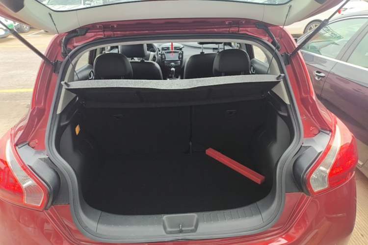 Used Nissan Tiida 2014 1.6L CVT Smart Model Trunk