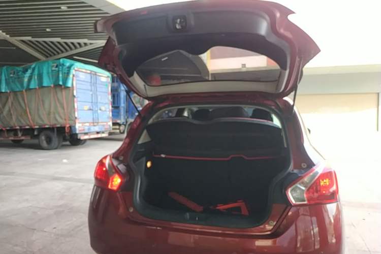 Used Nissan Tiida 2014 1.6L CVT Comfort Model Trunk