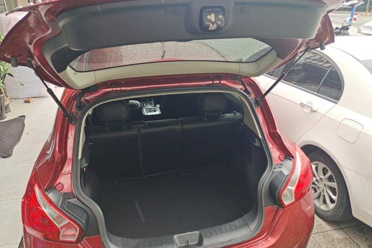 Used Nissan Tiida 2014 1.6L CVT Comfort Model Trunk