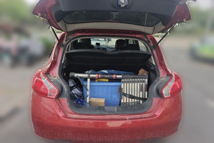 Used Nissan Tiida 2014 1.6L CVT Cool Cafe Edition Trunk