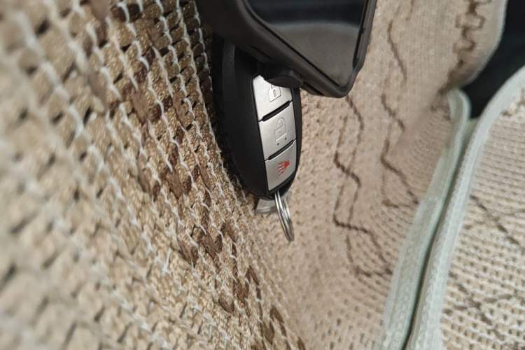 Used Nissan Tiida 2014 1.6L CVT Cool Cafe Edition Vehicle Key
