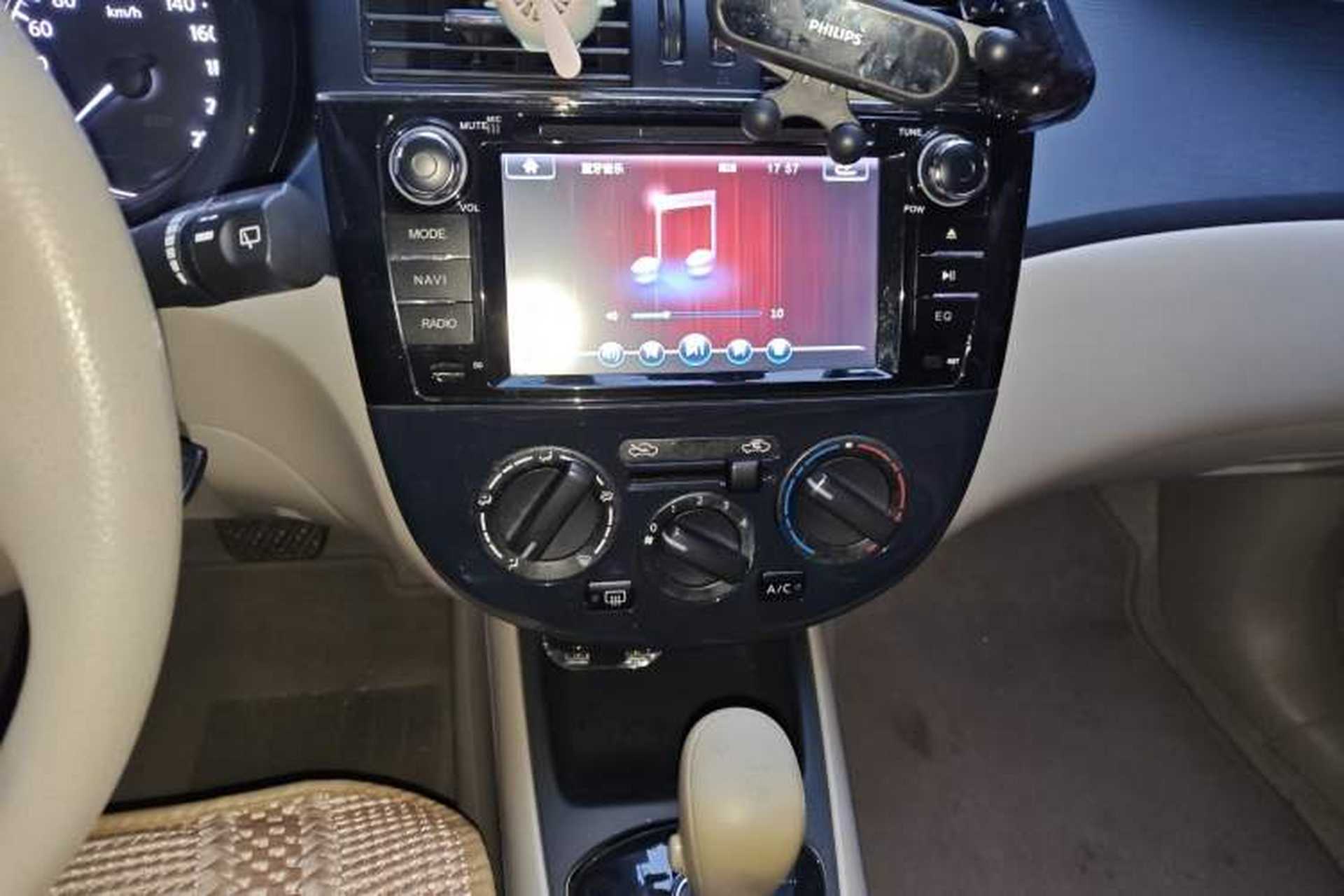 Used Nissan Tiida 2014 1.6L CVT Comfort Model Audio And AC Panel