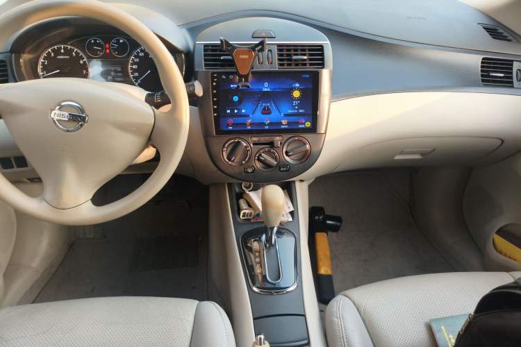 Used Nissan Tiida 2014 1.6L CVT Comfort Model Audio And AC Panel