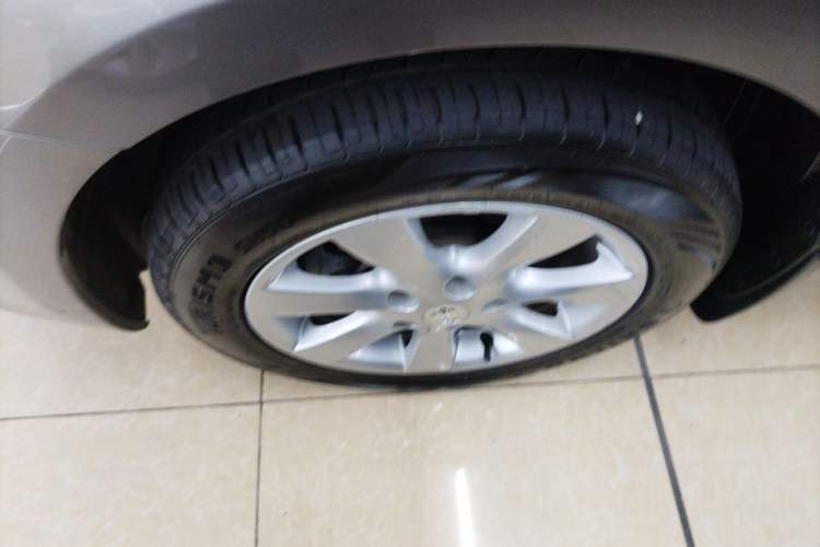 Used Nissan Tiida 2014 1.6L CVT Comfort Model Exterior 7