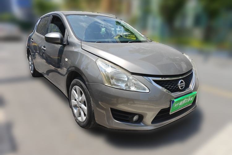Used Nissan Tiida 2014 1.6L CVT Smart Model Front Right 45 Deg