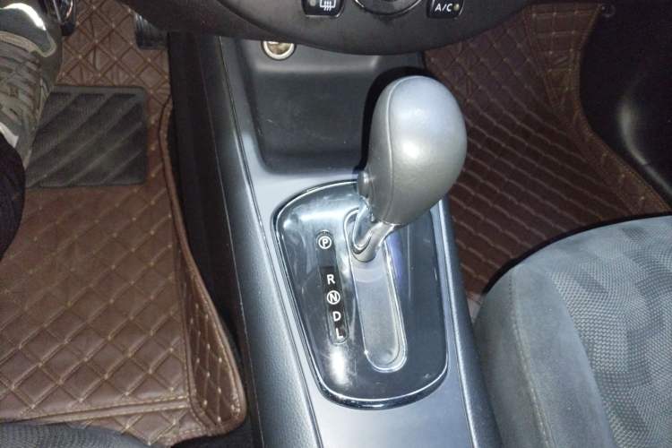 Used Nissan Tiida 2014 1.6L CVT Comfort Model Gear Lever