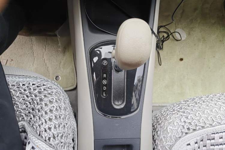 Used Nissan Tiida 2014 1.6L CVT Comfort Model Gear Lever