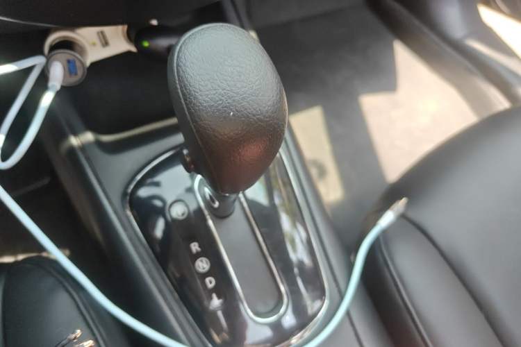 Used Nissan Tiida 2014 1.6L CVT Smart Model Gear Lever