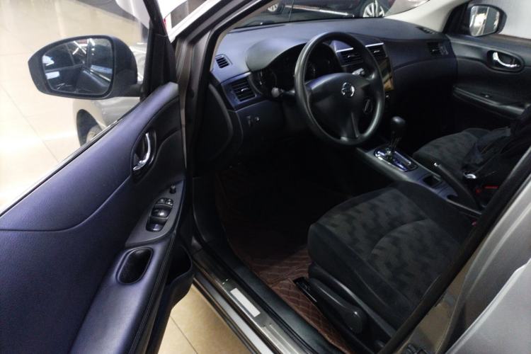 Used Nissan Tiida 2014 1.6L CVT Comfort Model Interior 3