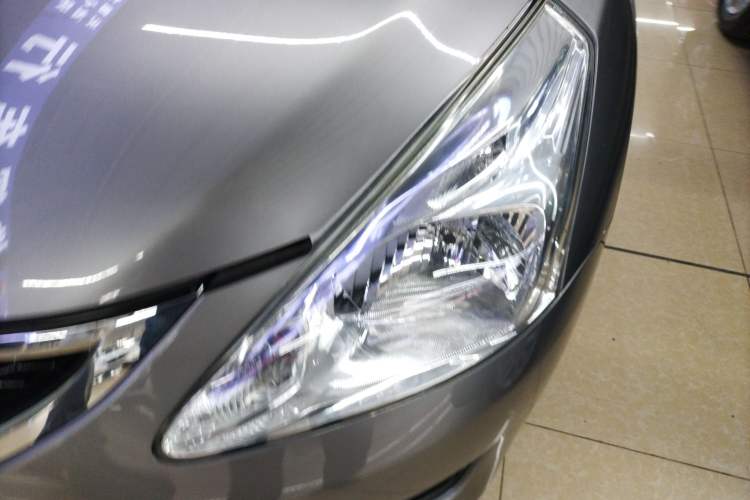 Used Nissan Tiida 2014 1.6L CVT Comfort Model Left Front Headlight