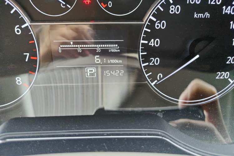 Used Nissan Tiida 2014 1.6L CVT Comfort Model Odometer Close Up