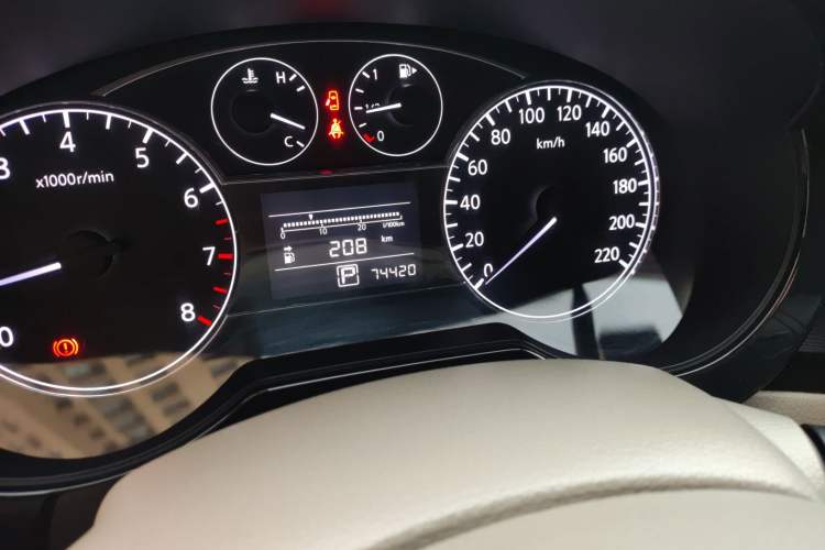 Used Nissan Tiida 2014 1.6L CVT Comfort Model Odometer Close Up