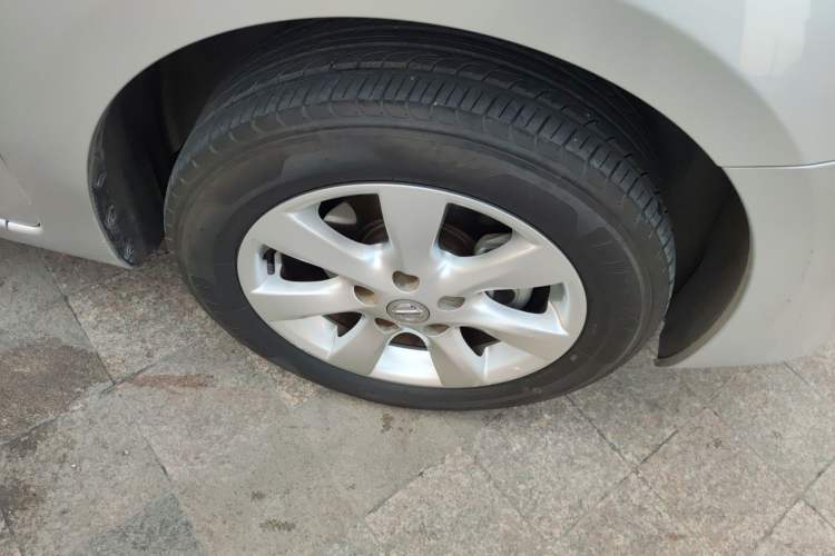 Used Nissan Tiida 2014 1.6L CVT Comfort Model Right Front Wheel Hub