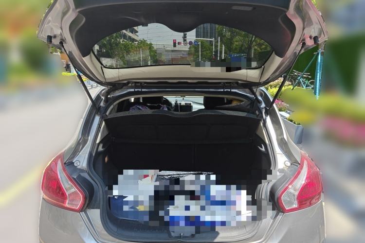 Used Nissan Tiida 2014 1.6L CVT Smart Model Trunk
