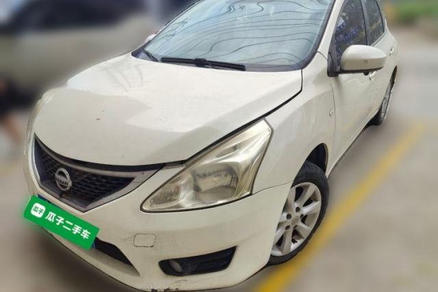 Ojetý Nissan Tiida 2014 1.6L CVT Smart Model