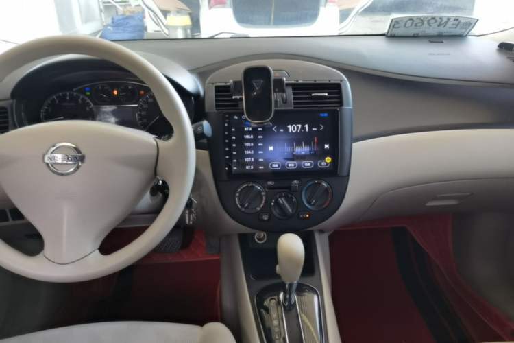 Used Nissan Tiida 2014 1.6L CVT Comfort Model Audio And AC Panel