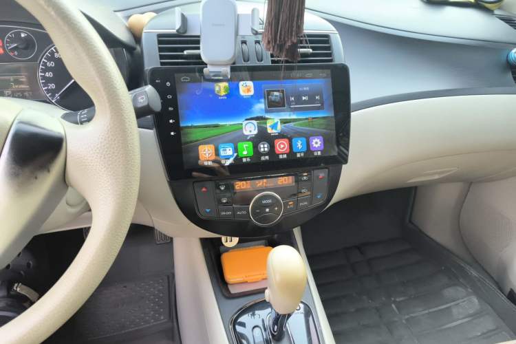 Used Nissan Tiida 2014 1.6L CVT Smart Model Audio And AC Panel