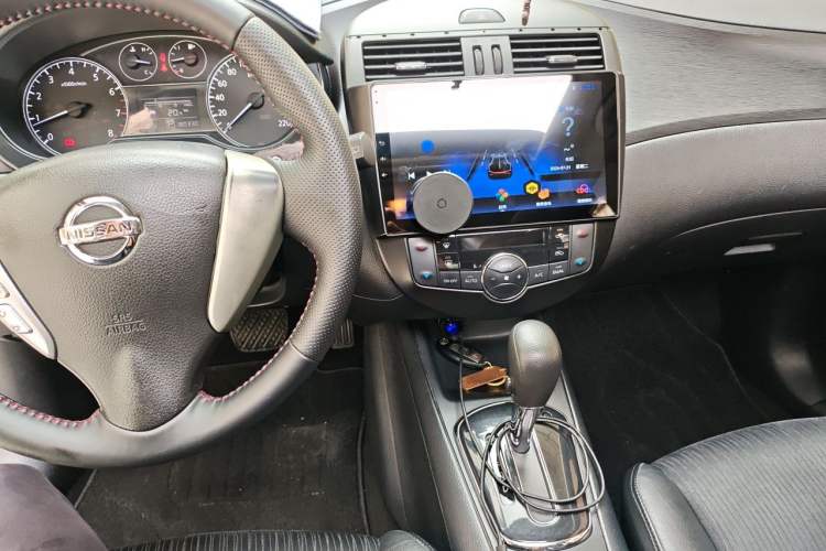 Used Nissan Tiida 2014 1.6L CVT Smart Model Audio And AC Panel