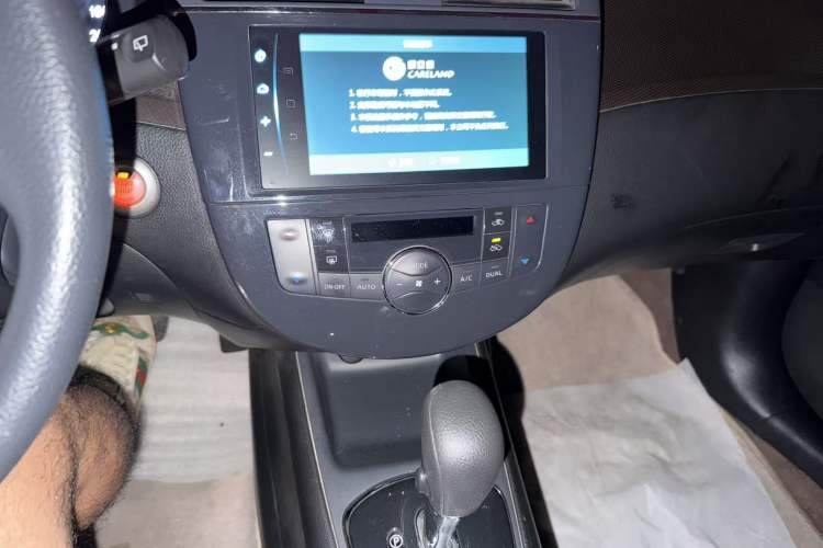 Used Nissan Tiida 2014 1.6L CVT Cool Cafe Edition Audio And AC Panel